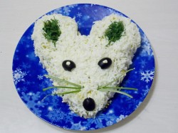 название картинки Салат с курицей и картошкой Крыска