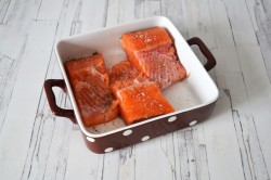 Красная рыба в сливочном соусе - шаг 2