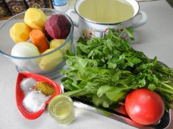 Красный борщ со щавелем без капусты в мультиварке - шаг 1 Красный борщ со щавелем без капусты в мультиварке - шаг 1