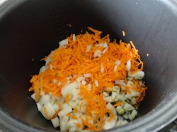 Красный борщ со щавелем без капусты в мультиварке - шаг 2 Красный борщ со щавелем без капусты в мультиварке - шаг 2