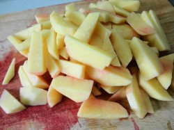 Красный борщ со щавелем без капусты в мультиварке - шаг 5 Красный борщ со щавелем без капусты в мультиварке - шаг 5