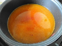 Красный борщ со щавелем без капусты в мультиварке - шаг 6 Красный борщ со щавелем без капусты в мультиварке - шаг 6