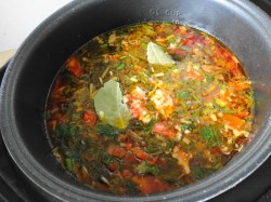 Красный борщ со щавелем без капусты в мультиварке - шаг 8 Красный борщ со щавелем без капусты в мультиварке - шаг 8