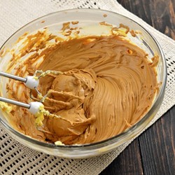 Крем для вафельного торта со сгущенкой