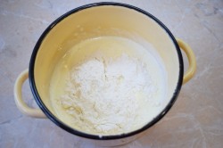 название картинки Крем для выравнивания торта густой