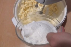 название картинки Крем из манки на молоке для торта