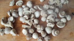 название картинки Крем-суп из шампиньонов с домашними гренками