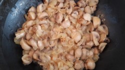 название картинки Крем-суп из шампиньонов с домашними гренками