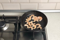 название картинки Креветки с ананасами