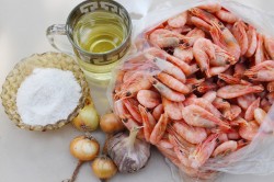 Креветки в казане на костре - шаг 1