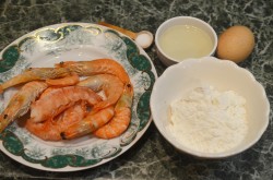 название картинки Креветки в кляре на сковороде