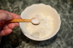 название картинки Креветки в кляре на сковороде