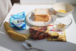 Сладкие сэндвичи с бананом, сгущенкой и корицей