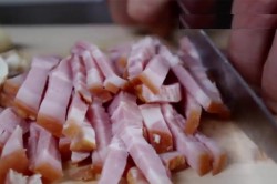 название картинки Кролик с картошкой в мультиварке тушеный