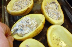 Крошка картошка с шампиньонами в духовке