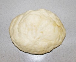 Круассаны из слоеного дрожжевого теста - шаг 4