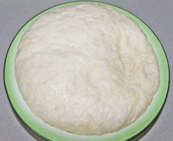 Круассаны из слоеного дрожжевого теста - шаг 6