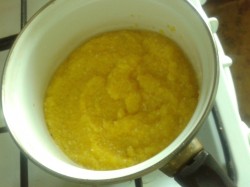 название картинки Запеканка с кукурузной крупой яблоками и морковью