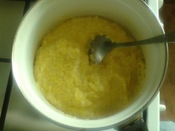 название картинки Запеканка с кукурузной крупой яблоками и морковью