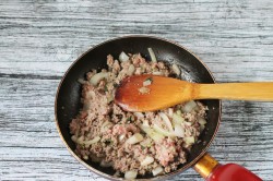 название картинки Кулебяка с мясом