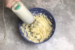 Кулич простой быстрый пасхальный для начинающих - шаг 2 Кулич простой быстрый пасхальный для начинающих - шаг 2