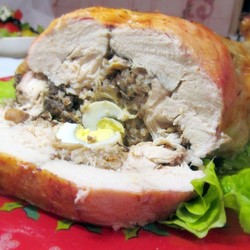 название картинки Фаршированная курица без костей в духовке