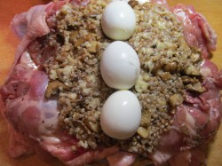 название картинки Фаршированная курица без костей в духовке