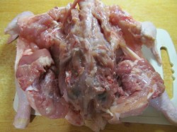 название картинки Фаршированная курица без костей в духовке