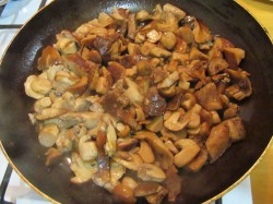 название картинки Фаршированная курица без костей в духовке