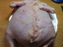 название картинки Фаршированная курица без костей в духовке