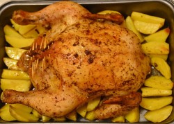 название картинки Курица фаршированная грибами в духовке