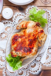 Курица фаршированная яблоками в духовке целиком