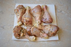 название картинки Курица на сковороде с корочкой