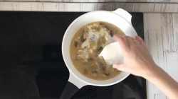 название картинки Курица под соусом в духовке
