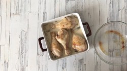 название картинки Курица под соусом в духовке