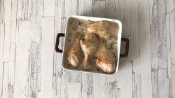 название картинки Курица под соусом в духовке