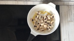 название картинки Курица под соусом в духовке