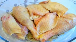 Курица с чесноком на рисовой подушке - шаг 3