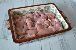 название картинки Курица в сливках в духовке с грибами