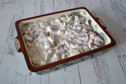 название картинки Курица в сливках в духовке с грибами