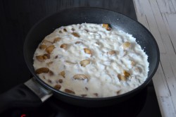 название картинки Курица в сливках в духовке с грибами