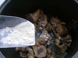 Курица с грибами в мультиварке