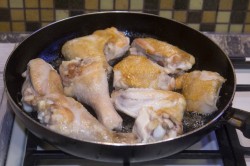 Курица с грибами в сметанном соусе