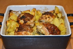 Курица с картошкой в сметане в духовке