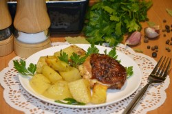 Курица с картошкой в сметане в духовке