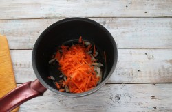 название картинки Тушеная курица с картошкой в сметане