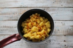 название картинки Тушеная курица с картошкой в сметане