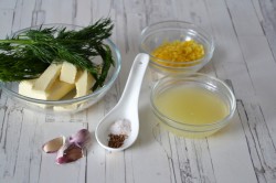 Курица с лимоном в духовке целиком - шаг 3 Курица с лимоном в духовке целиком - шаг 3