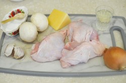 Курица с шампиньонами и сыром в духовке