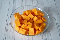 Курица с тыквой в духовке